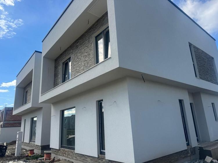 Duplex cu 4 camere cu Canalizare în Șelimbăr