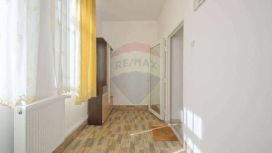 Casă individuală cu 6 camere cu Teren 700 Mp în Ultracentral