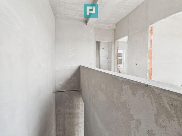 Duplex cu 4 camere cu Canalizare în Săcălaz
