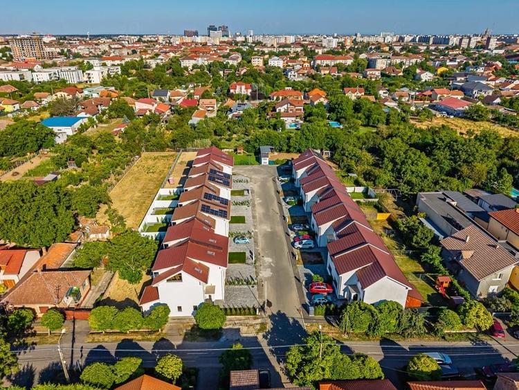 Casă cu 6 camere cu Teren 250 Mp în Mehala