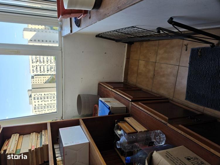 Apartament cu 3 camere semidecomandat în Iancului