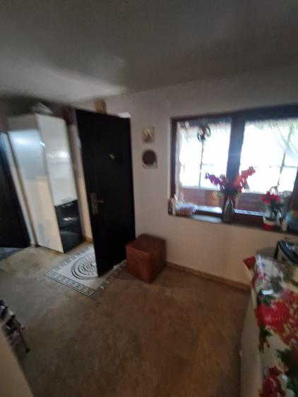 Casă cu 2 camere cu Teren 173 Mp în Est