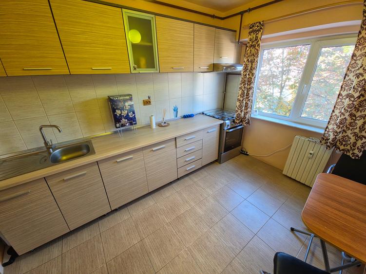 Apartament cu 2 camere decomandat în Casa de Cultură