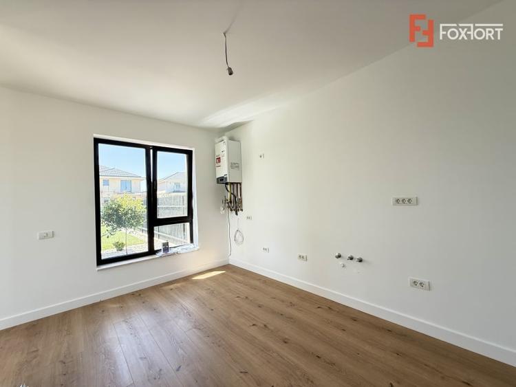 Duplex cu 5 camere cu Canalizare în Dumbrăvița