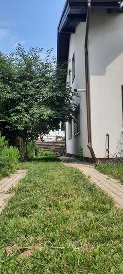 Casă cu 3 camere în Tărlungeni