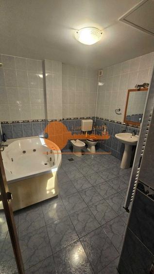 Apartament cu 4 camere semidecomandat, mobilat în Dristor