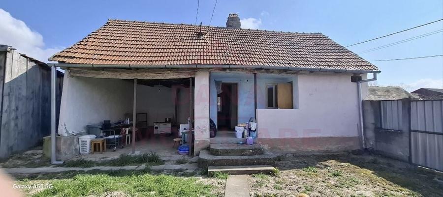 Casă individuală cu 3 camere cu Canalizare în Gherteniș