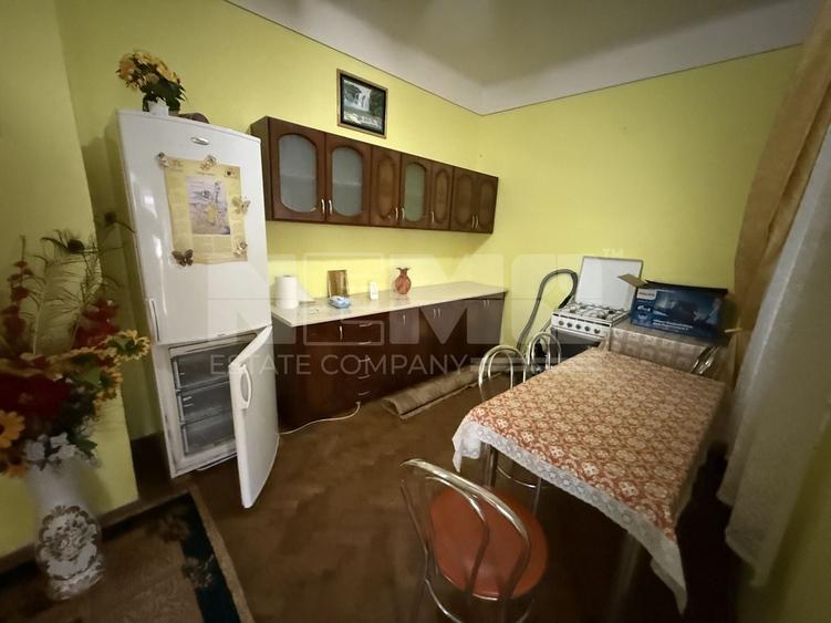 Casă individuală cu 4 camere cu Canalizare în Central