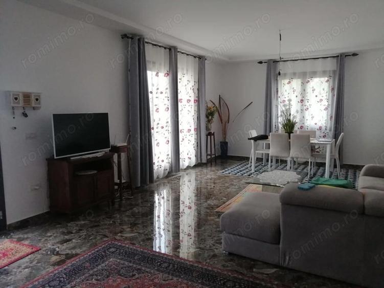 Casă cu Teren 2000 Mp în Vădeni