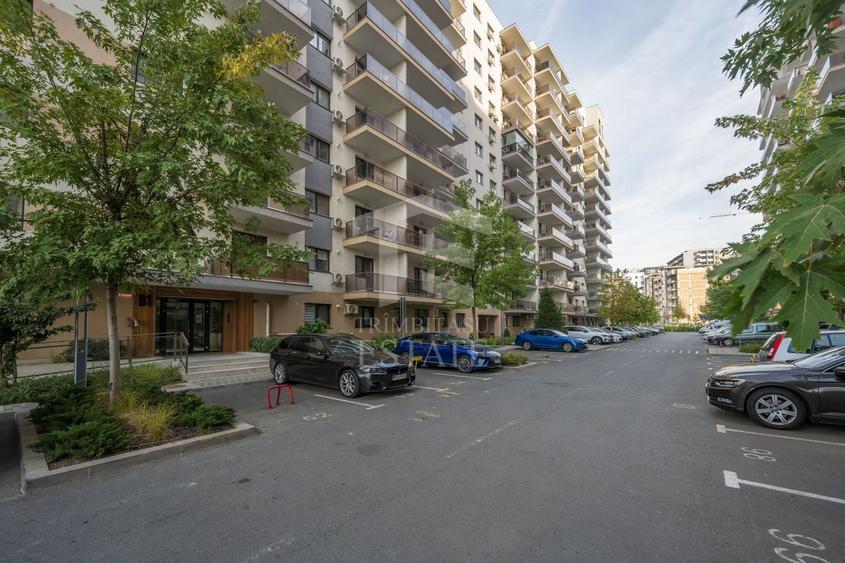 Apartament cu 3 camere semidecomandat, mobilat în Titan