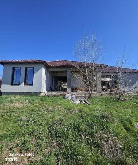 Casă cu 4 camere în Central