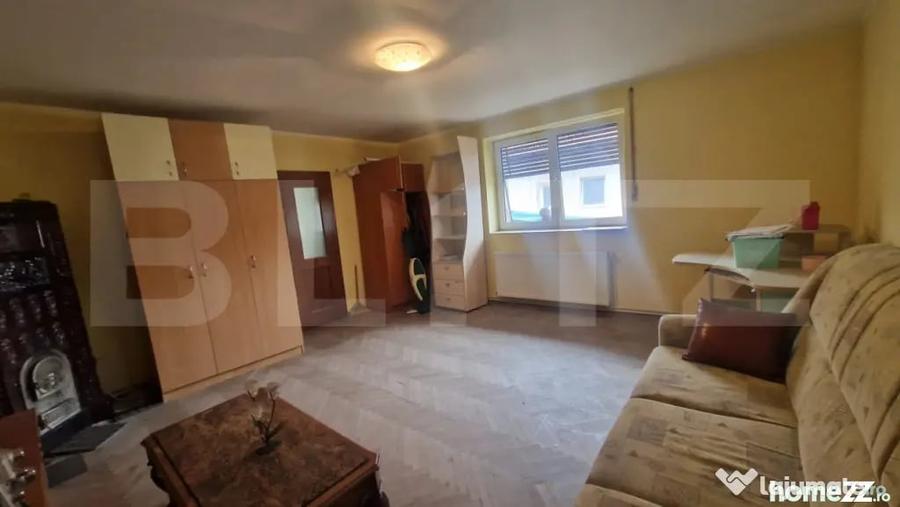 Casă cu 5 camere cu Teren 935 Mp în Central