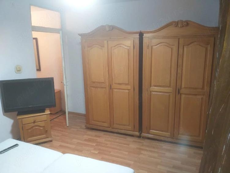 Apartament cu 2 camere semidecomandat în Traian