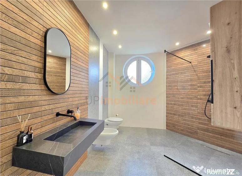 Casă cu 6 camere cu Piscina în Sânmartin