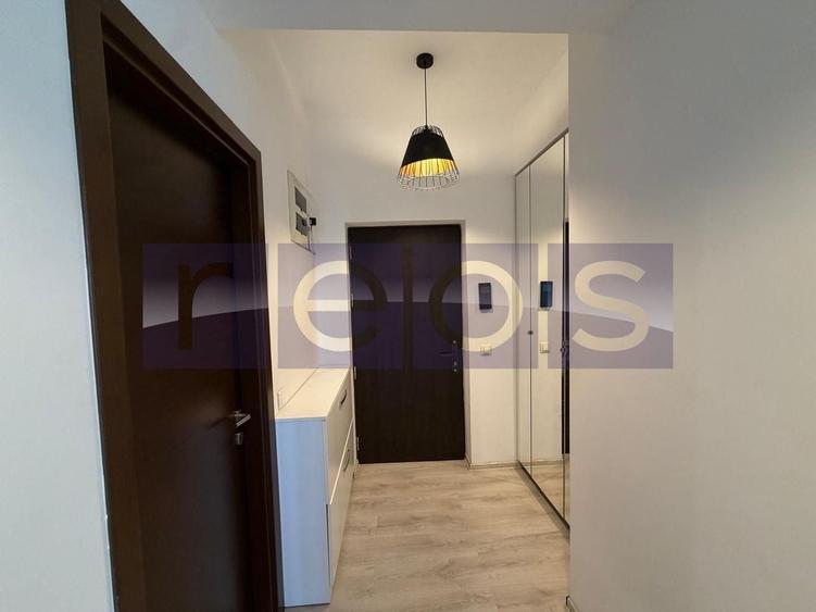 Apartament cu 3 camere decomandat, mobilat în Central