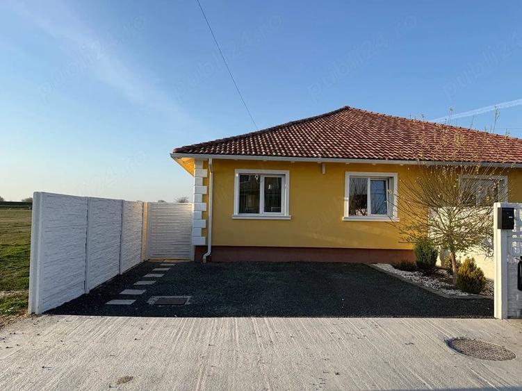Casă cu 3 camere cu Teren 400 Mp în Parța