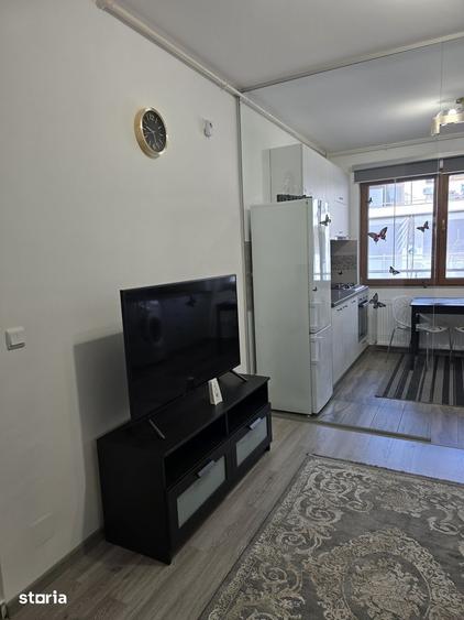 Apartament cu 2 camere semidecomandat în Berceni