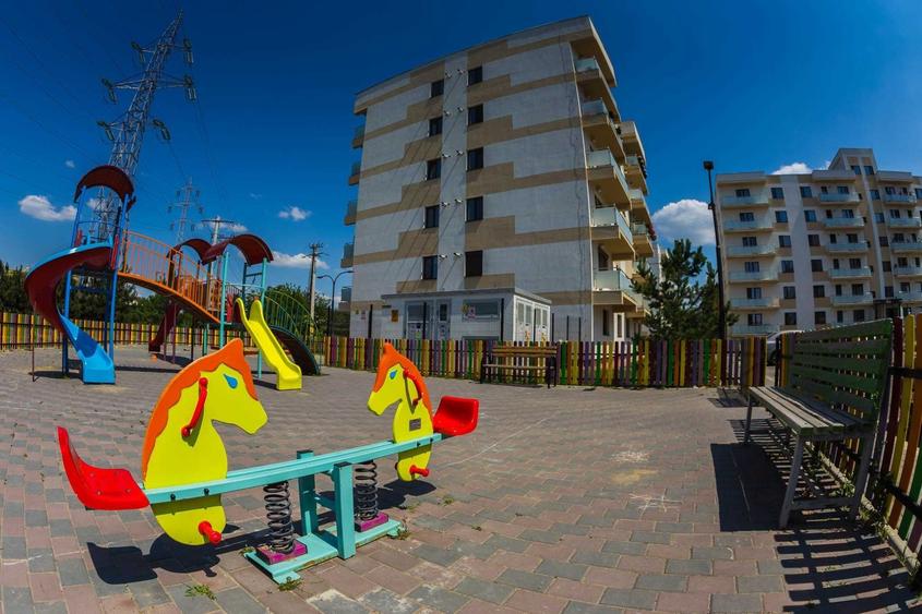 Apartament cu 2 camere semidecomandat în Bucium