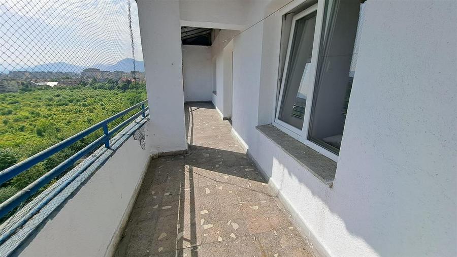 Penthouse cu 4 camere decomandat, mobilat în Centrul Civic