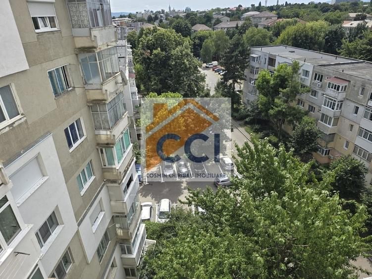 Garsonieră decomandată în Central