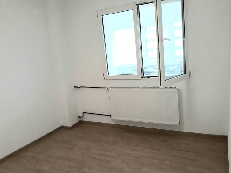 Apartament cu 2 camere semidecomandat în Colentina