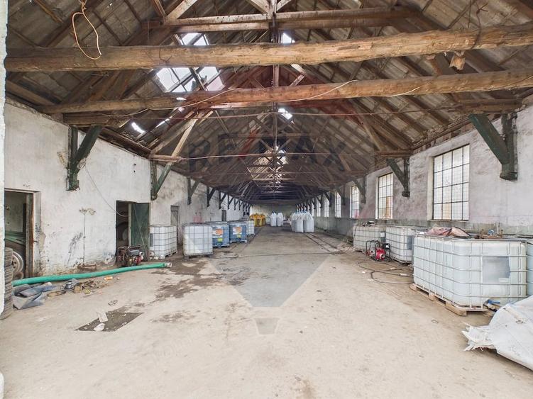 Spațiu comercial, de 7,950 mp, în Buzoeni