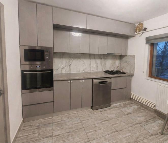 Inchiriez apartament 3 Camere, Bd 1 Decembrie 1918 - 7