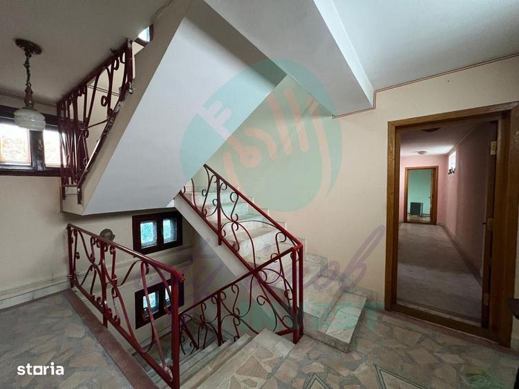 Casă cu 9 camere decomandat cu Canalizare în Ferentari