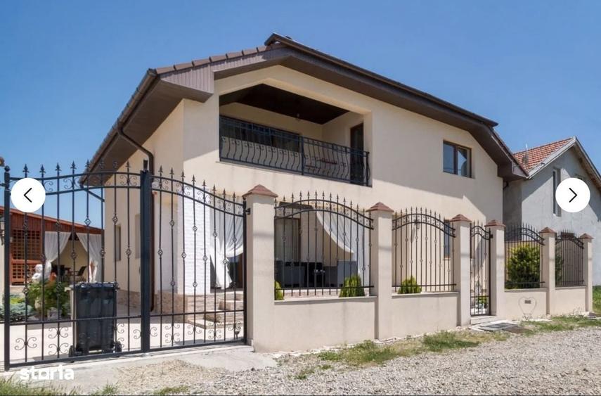 Casă cu 4 camere în Sânmartin