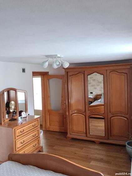 Casă cu 6 camere cu Teren 950 Mp în Fieni