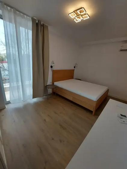 Apartament cu 4 camere decomandat, mobilat în Armeneasca