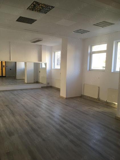 Casă cu 6 camere cu Teren 125 Mp în Central