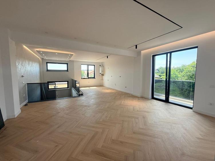 Apartament cu 4 camere în Valea Adâncă