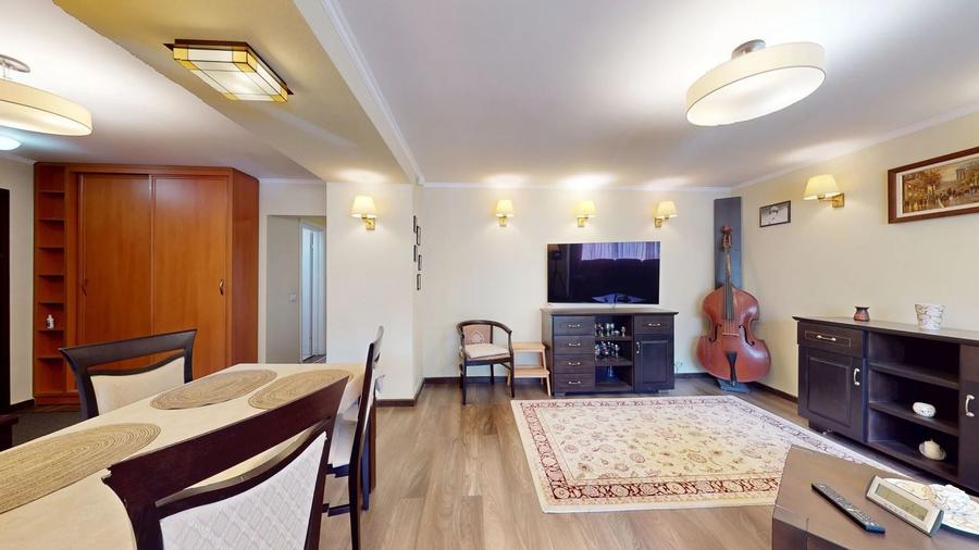 Apartament cu 3 camere decomandat, mobilat în Scriitorilor
