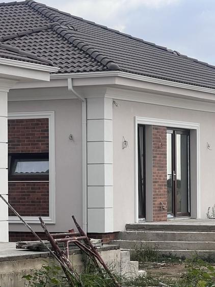 Casă cu 3 camere în Moșnița Nouă