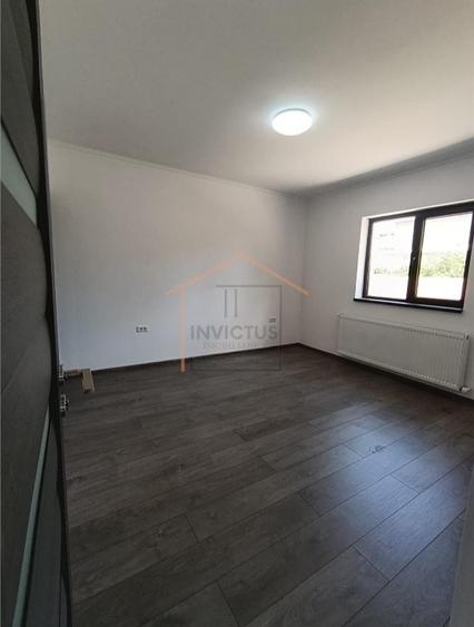 Casă individuală cu 4 camere cu Canalizare în Câmpineanca