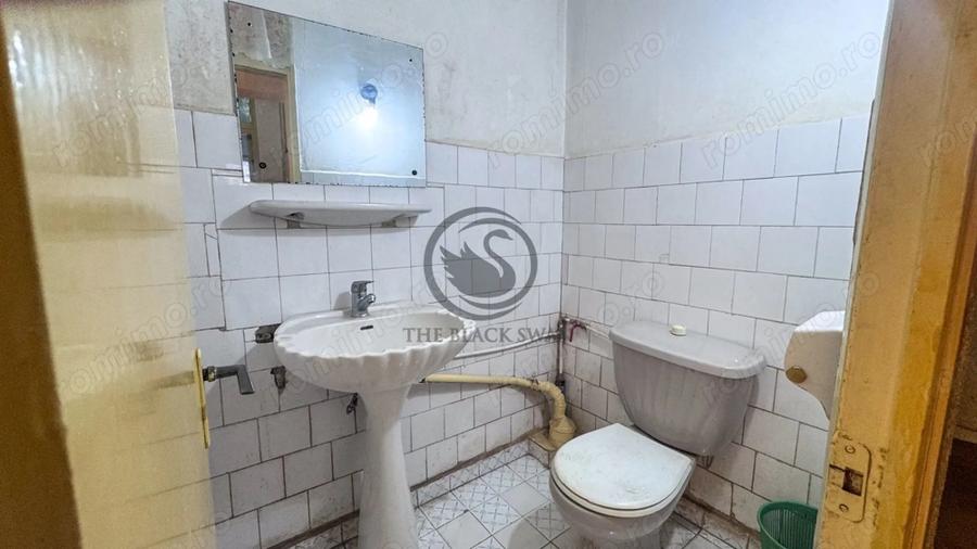 Apartament cu 4 camere decomandat în Central