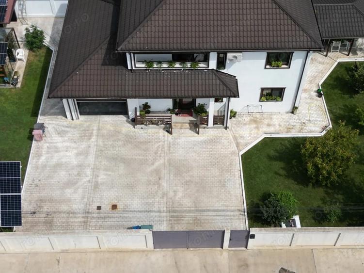 Casă cu 6 camere cu Teren 1000 Mp în Cazasu