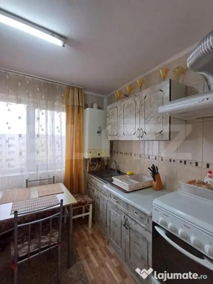 Apartament cu 3 camere decomandat în Turda