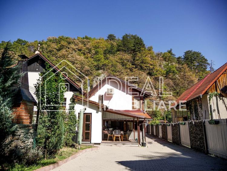 Casă individuală cu 5 camere cu Canalizare în Cisnădioara