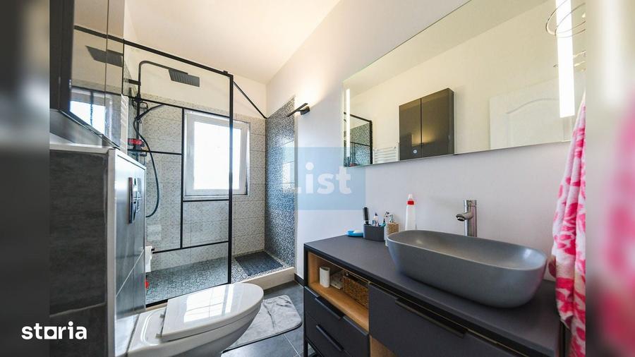Casă cu 6 camere decomandat cu Teren 500 Mp în Gilău