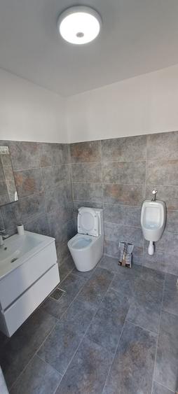 Spațiu comercial, de 120 mp, în Central