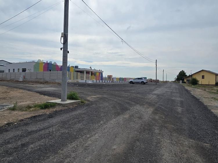 Teren Construcții intravilan de 550 mp, în Periferie