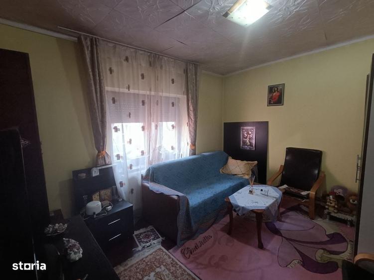 Casă cu 4 camere cu Teren 701 Mp în Central