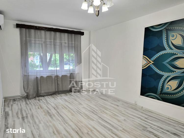 Apartament cu 3 camere semidecomandat în Funcționarilor