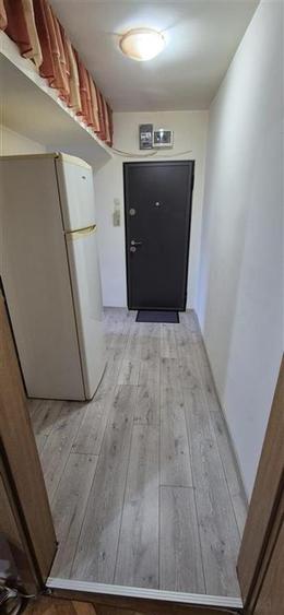 Apartament cu 3 camere semidecomandat în Complex Studențesc