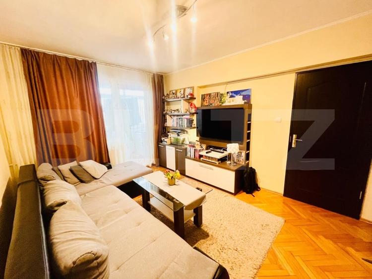 Apartament decomandat de vanzare zona Rogerius - 3