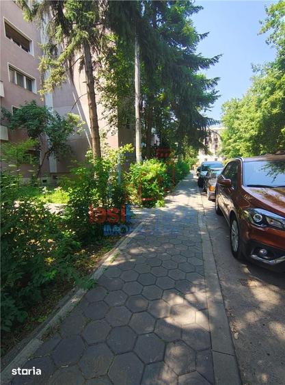 Apartament cu 4 camere decomandat în Copou