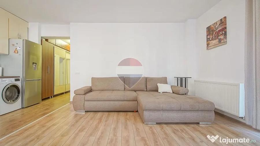 Apartament cu 3 camere decomandat în Tractorul