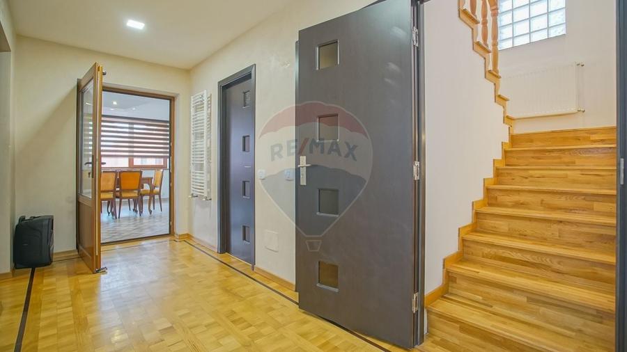 Casă individuală cu 5 camere cu Teren 512 Mp în Sânpetru